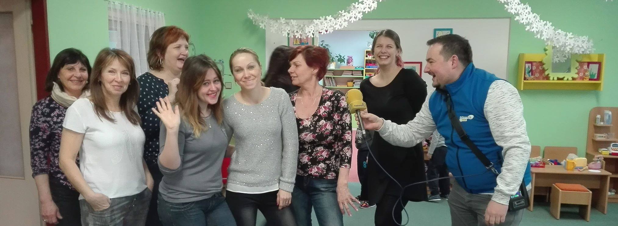 Do školky přijela Frekvence 1