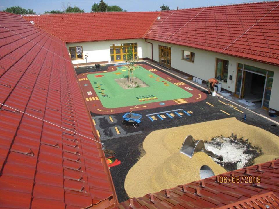 Stavba nové školky finišuje