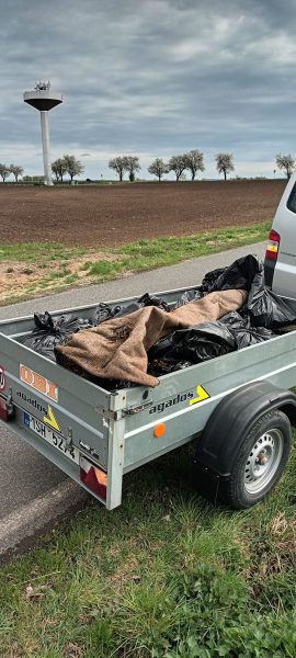 Hasiči a dobrovolníci uklízeli přírodu