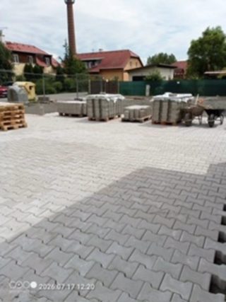 Pracuje se na parkovišti Na Palouku