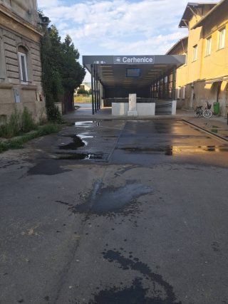 Další krok v situaci s kanalizací před domem č. p. 104